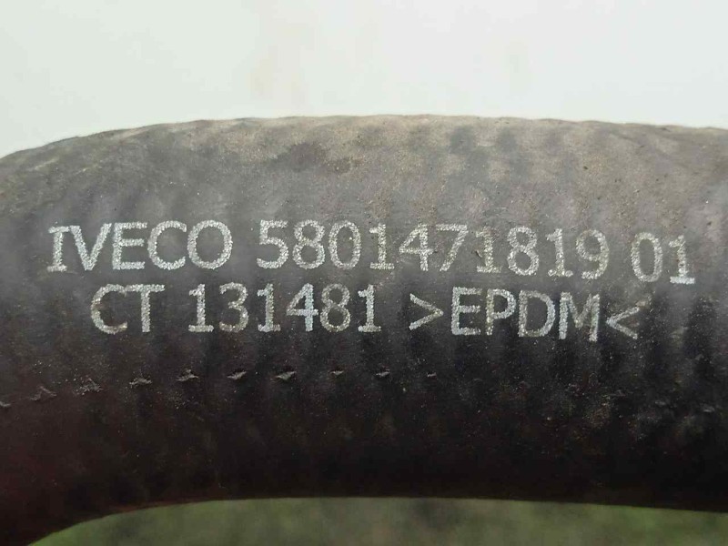 Recambio de tubo para iveco daily furgón 2.3 diesel cat referencia OEM IAM 5801471819 AGUA 