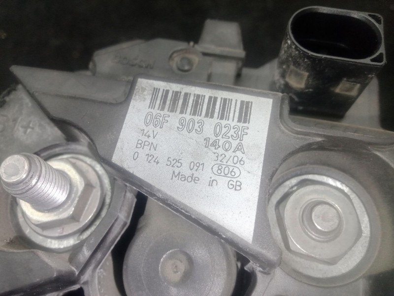 Recambio de alternador para seat leon (1p1) 1.9 tdi referencia OEM IAM 06F903023F - 0124525091 BOSCH 