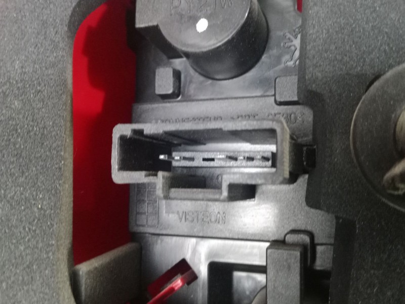 Recambio de piloto trasero derecho para peugeot 206+ 1.1 referencia OEM IAM 9685618180 BLANCO 