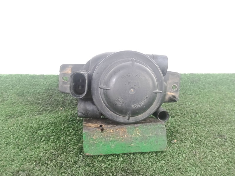 Recambio de faro antiniebla izquierdo para seat toledo ii (1m2) 1.9 tdi referencia OEM IAM 67742840 VALEO 