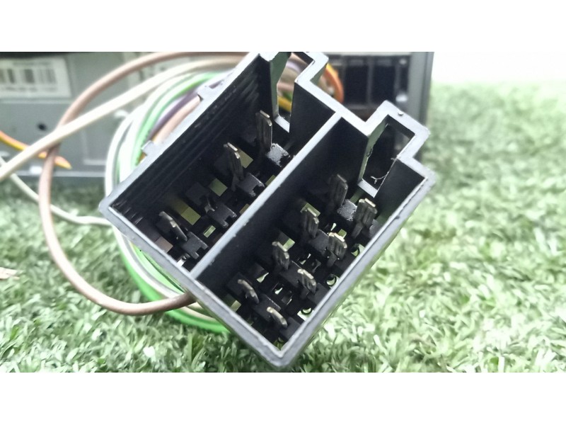 Recambio de sistema audio / radio cd para volkswagen jetta (1k2) 2.0 tdi referencia OEM IAM 1K0035186T  