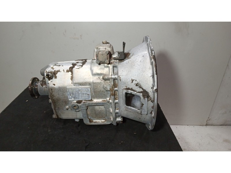 Recambio de caja cambios para nissan l-35 2.8 referencia OEM IAM M525A 5 VELOCIDADES 