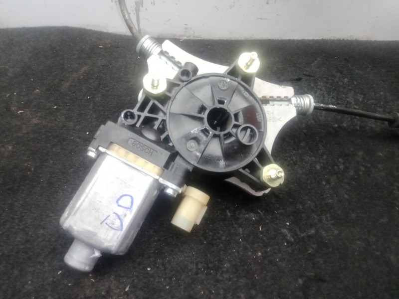 Recambio de elevalunas delantero derecho para kia rio iv (yb, sc, fb) 1.4 crdi 77 referencia OEM IAM .  