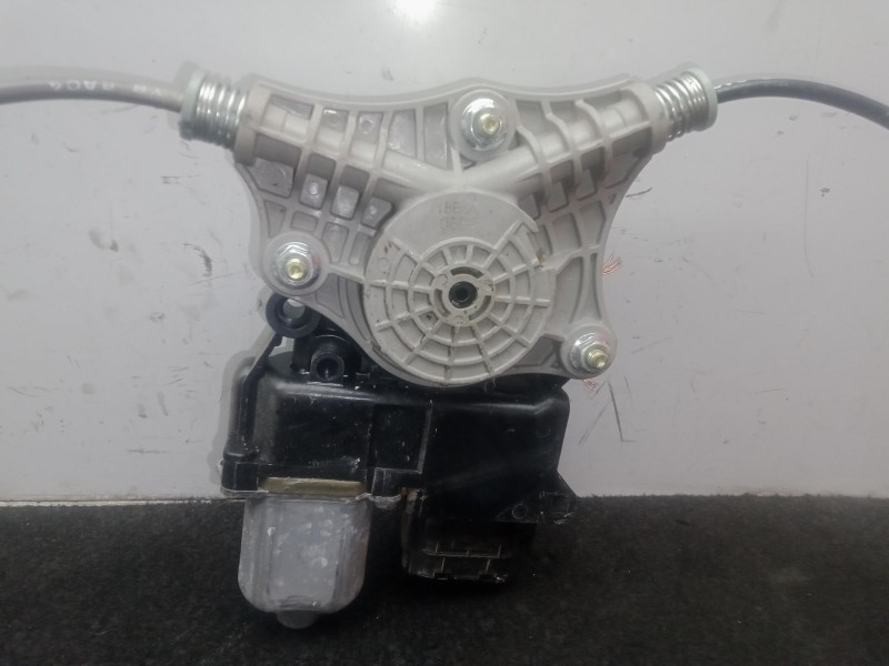 Recambio de elevalunas delantero izquierdo para kia rio iv (yb, sc, fb) 1.4 crdi 77 referencia OEM IAM .  