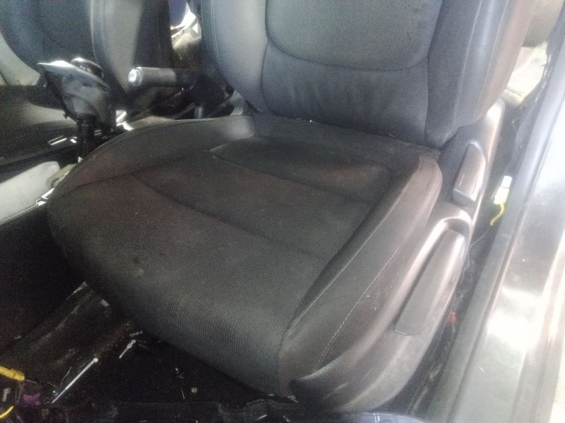 Recambio de asiento delantero izquierdo para kia rio iv (yb, sc, fb) 1.4 crdi 77 referencia OEM IAM   