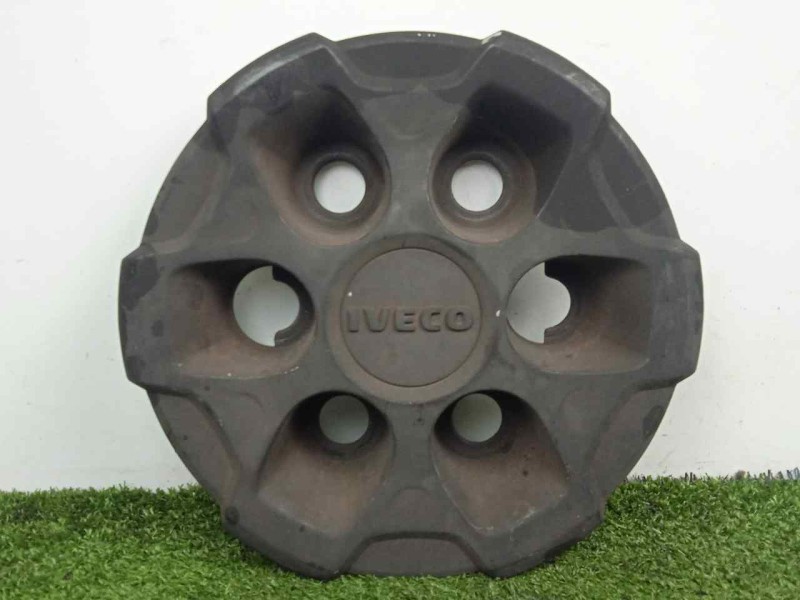Recambio de tapacubos para iveco daily furgón 2.3 diesel cat referencia OEM IAM 5801804147 6.TORNILLOS 