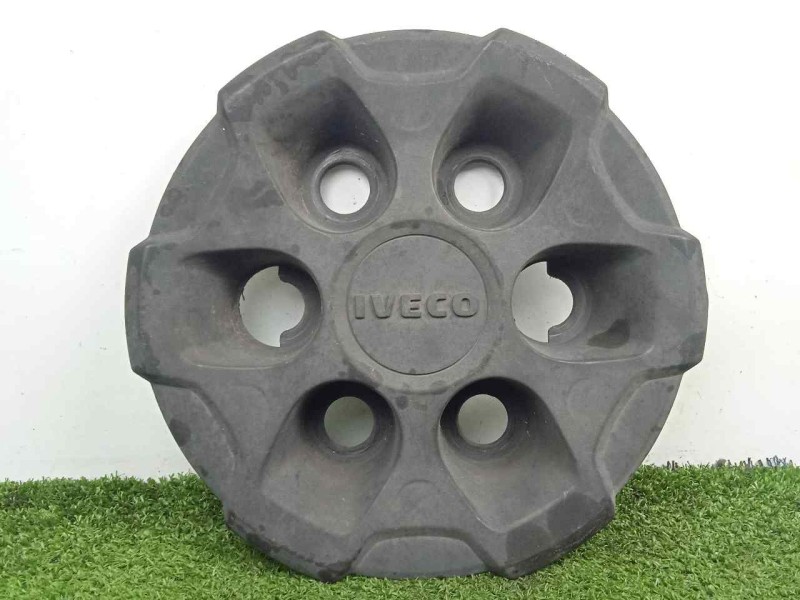 Recambio de tapacubos para iveco daily furgón 2.3 diesel cat referencia OEM IAM 5801804147 6.TORNILLOS 