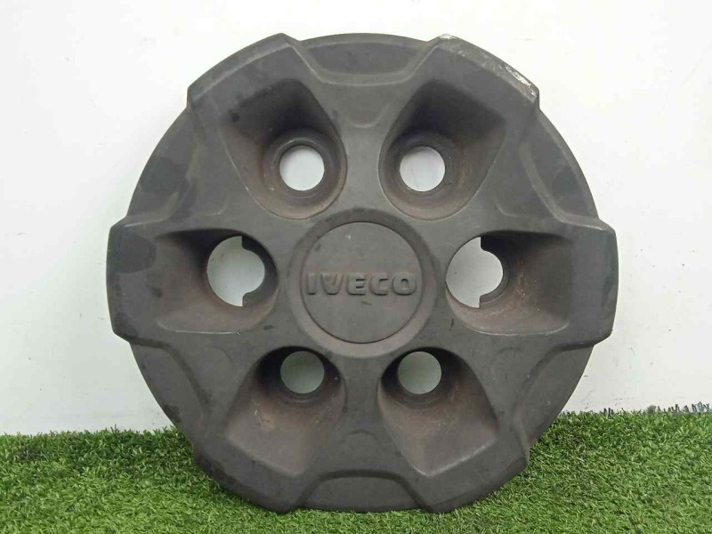 Recambio de tapacubos para iveco daily furgón 2.3 diesel cat referencia OEM IAM 5801804147 6.TORNILLOS 