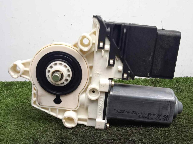 Recambio de motor elevalunas trasero derecho para volkswagen touran (1t1) 1.9 tdi referencia OEM IAM 1K0959704B - 993425100  
