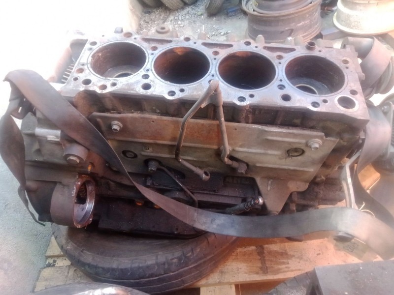 Recambio de despiece motor para isuzu n-serie referencia OEM IAM 4HE1 ZEXEL 154CV