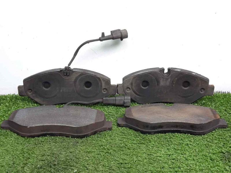 Recambio de pastillas frenos delanteras para iveco daily pr 3.0 diesel referencia OEM IAM GDB1747 TRW 