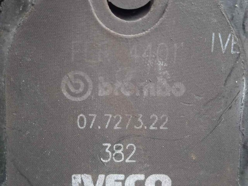 Recambio de pastillas frenos traseras para iveco daily furgón 2.3 diesel cat referencia OEM IAM 42561101 - 7727322  