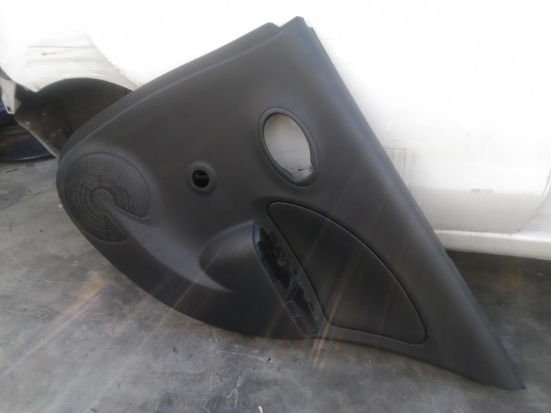 Recambio de guarnecido puerta trasera derecha para nissan micra (k13) 1.2 cat referencia OEM IAM   