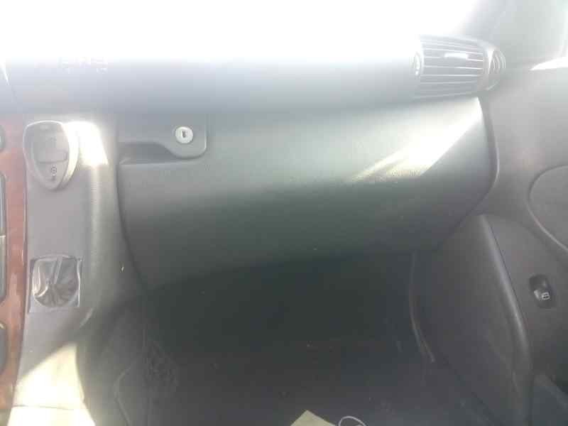 Recambio de guantera para mercedes-benz clase c (w203) berlina 2.2 cdi cat referencia OEM IAM   
