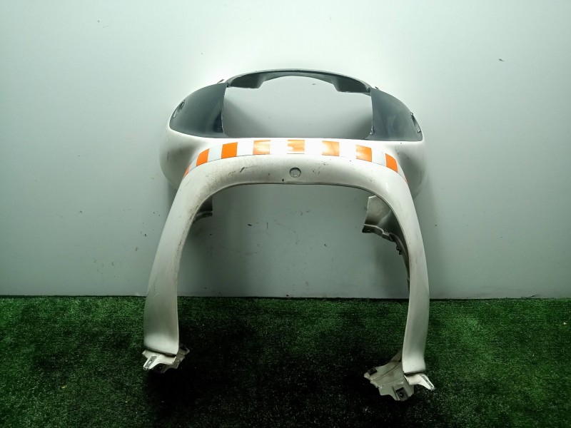 Recambio de carenado delantero para bmw f 650 referencia OEM IAM 46632346244  