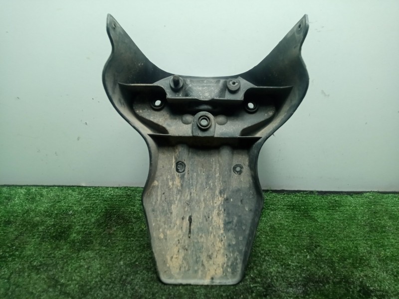 Recambio de paso rueda para bmw f 650 referencia OEM IAM 46622346010  PORTA MATRICULA TRASERO