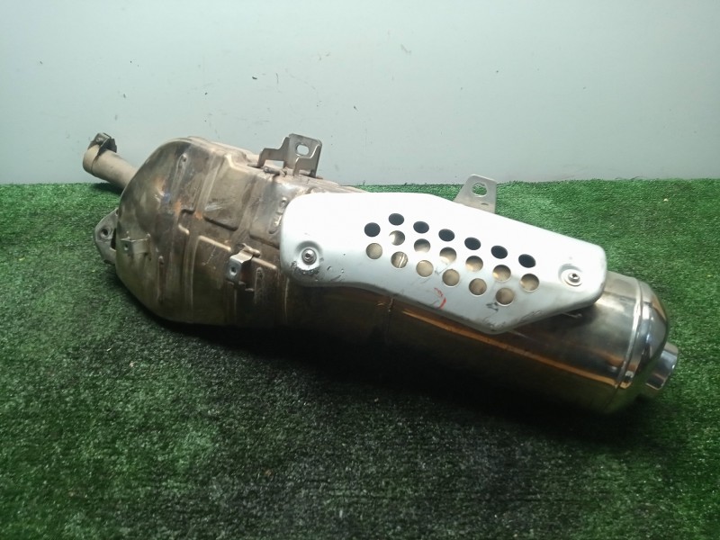Recambio de silenciador trasero para bmw f 650 referencia OEM IAM 18122345147  
