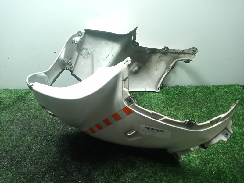 Recambio de carenado delantero para bmw f 650 referencia OEM IAM 46632346244  