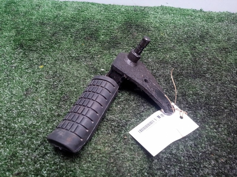 Recambio de posapie para suzuki gz 125/250 referencia OEM IAM  DELANTERO IZQUIERDO