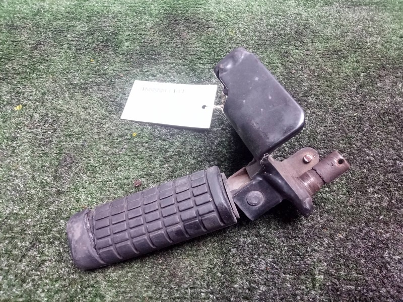 Recambio de posapie para suzuki gz 125/250 referencia OEM IAM  DELANTERO DERECHO