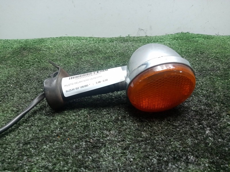 Recambio de piloto delantero derecho para suzuki gz 125/250 referencia OEM IAM 50R00 AMBAR 