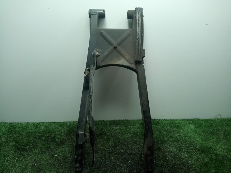 Recambio de basculante para suzuki gz 125/250 referencia OEM IAM   