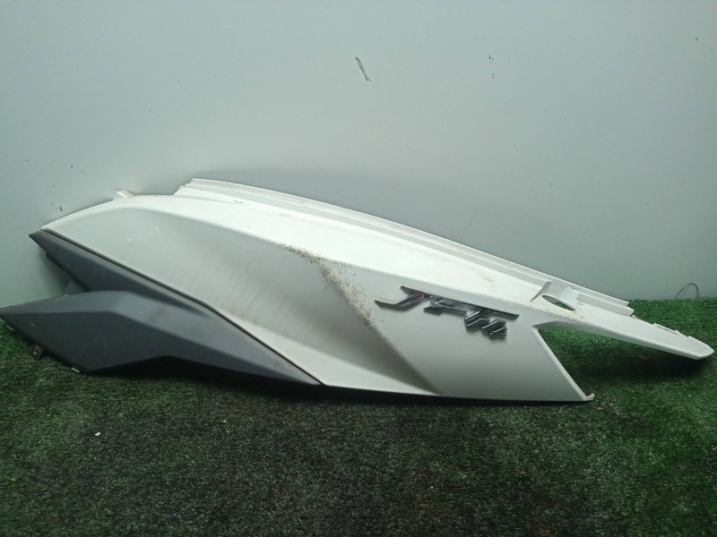 Recambio de carenado izquierdo para sym jet4 r 50 referencia OEM IAM 83600XA0000  