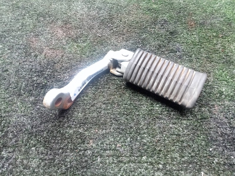 Recambio de posapie para suzuki gs/gn/tu 125/250 (1988-1999) referencia OEM IAM  DERECHO 