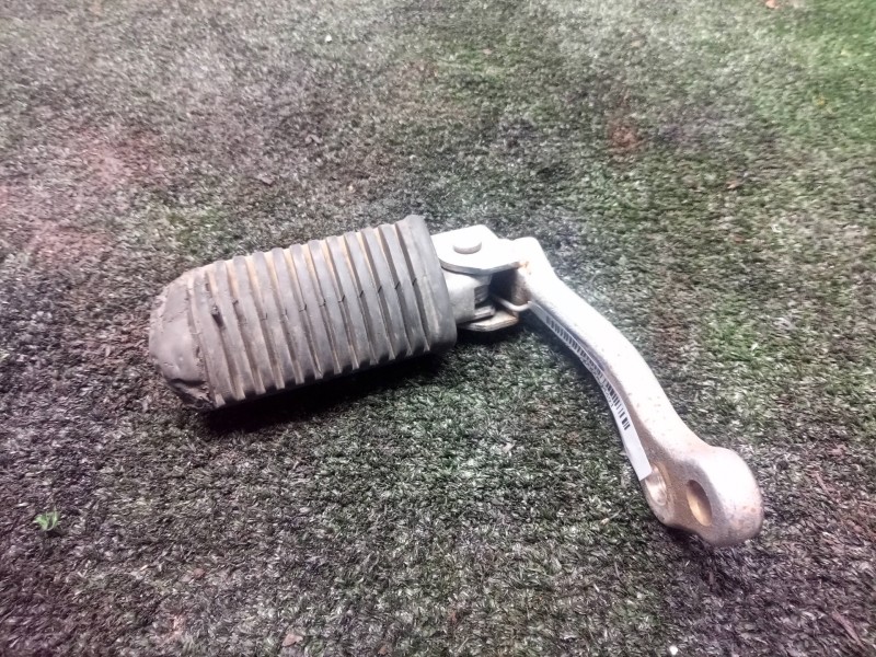 Recambio de posapie para suzuki gs/gn/tu 125/250 (1988-1999) referencia OEM IAM  IZQUIERDO 