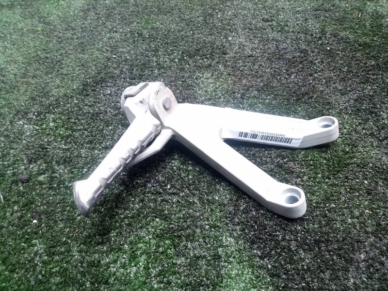 Recambio de posapie para hyosung gt 125/250/650 referencia OEM IAM  TRASERO IZQUIERDO