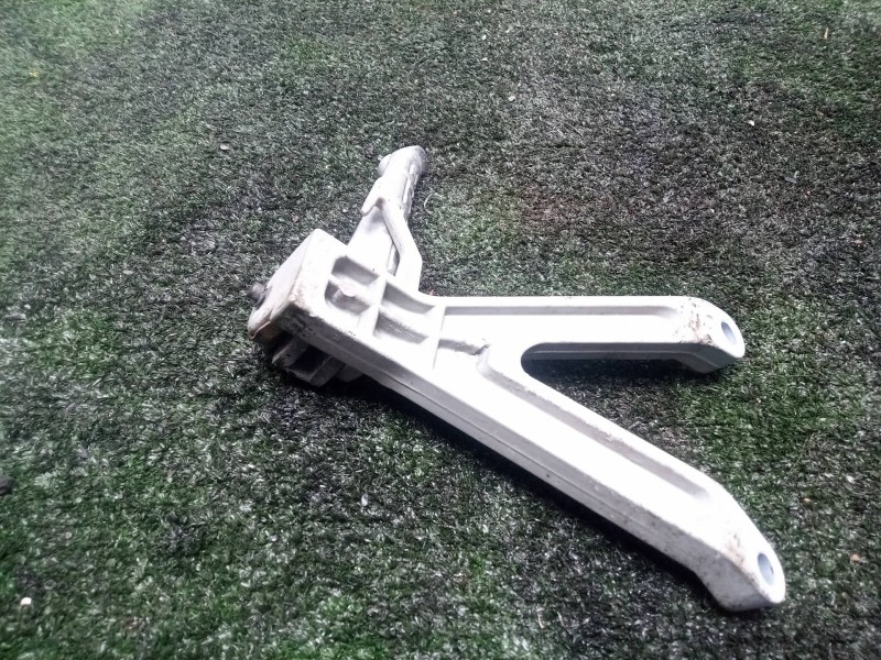 Recambio de posapie para hyosung gt 125/250/650 referencia OEM IAM  TRASERO IZQUIERDO