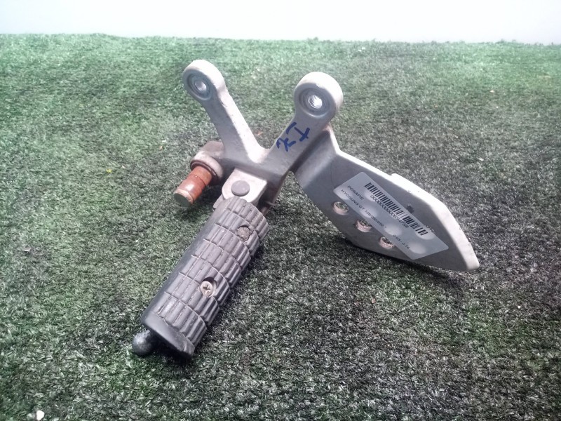 Recambio de posapie para hyosung gt 125/250/650 referencia OEM IAM  DELANTERO IZQUIERDO