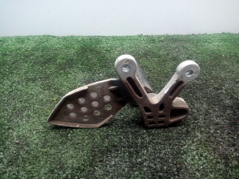 Recambio de posapie para hyosung gt 125/250/650 referencia OEM IAM  DELANTERO IZQUIERDO