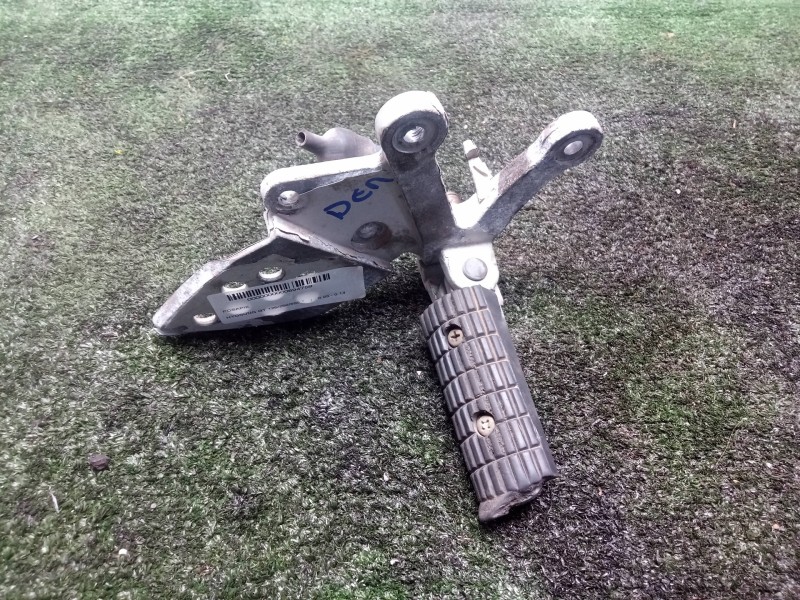 Recambio de posapie para hyosung gt 125/250/650 referencia OEM IAM  DELANTERO DERECHO