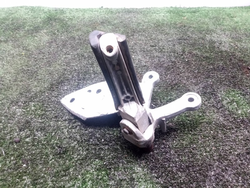 Recambio de posapie para hyosung gt 125/250/650 referencia OEM IAM  DELANTERO DERECHO