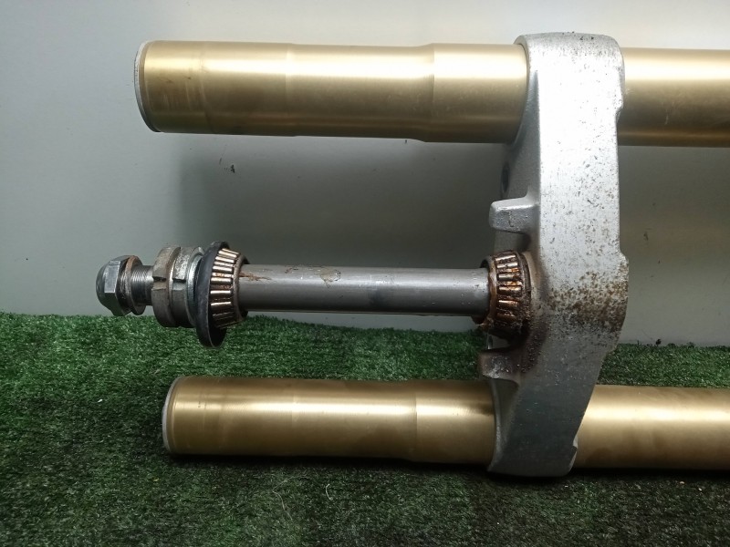 Recambio de horquilla para hyosung gt 125/250/650 referencia OEM IAM   