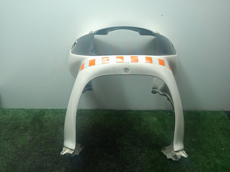 Recambio de carenado delantero para bmw f 650 referencia OEM IAM 46632346244  