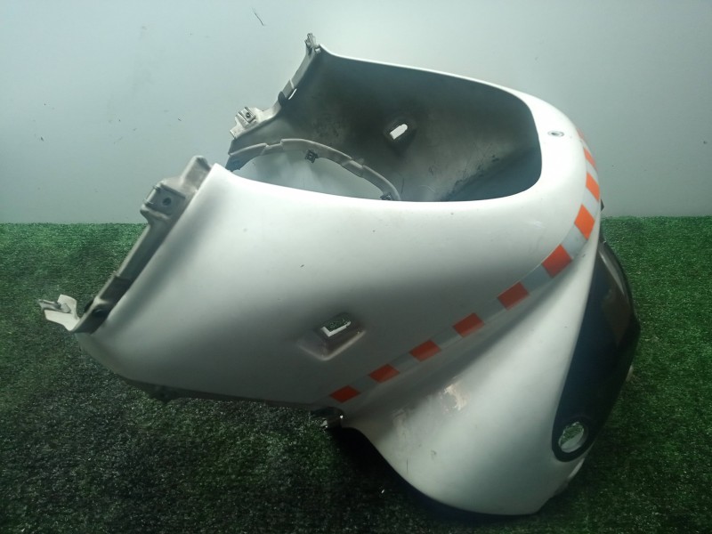 Recambio de carenado delantero para bmw f 650 referencia OEM IAM 46632346244  