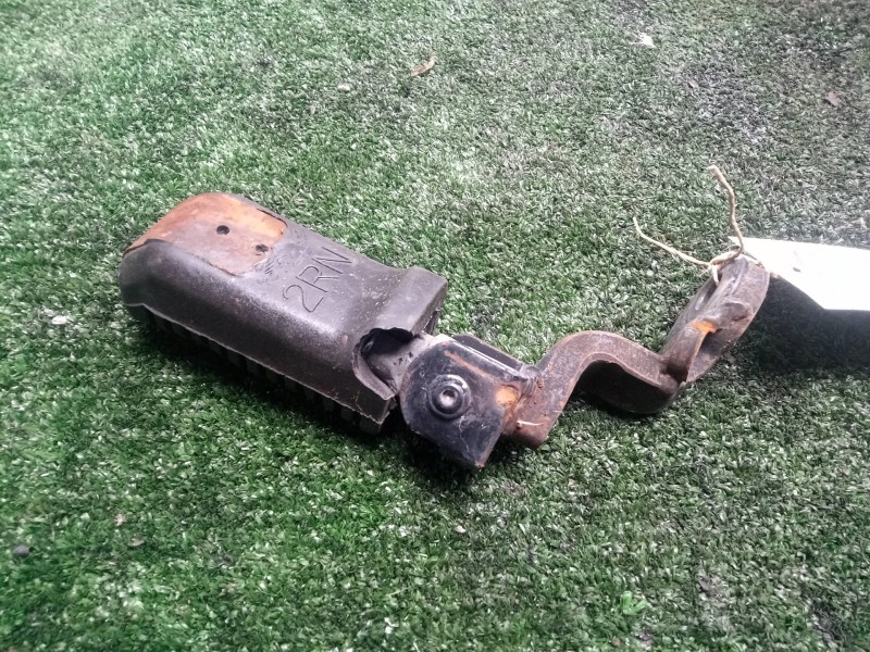 Recambio de posapie para yamaha xj 550 / 650 / 750 referencia OEM IAM  DERECHO 