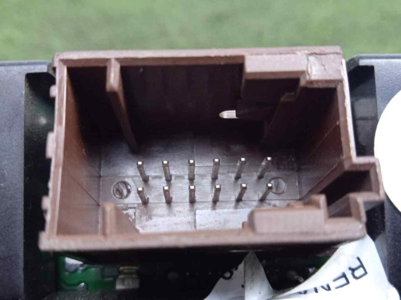 Recambio de mando multifuncion para renault scenic ii 1.9 dci diesel referencia OEM IAM 8200107974  