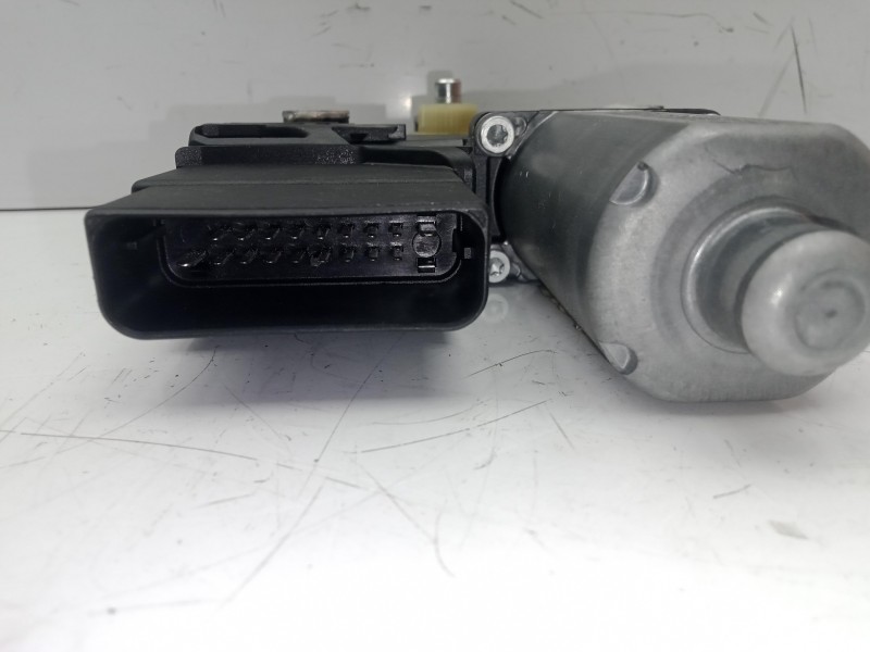 Recambio de motor elevalunas trasero izquierdo para volkswagen golf v berlina (1k1) 1.9 tdi referencia OEM IAM 1K4839401E-1K0959