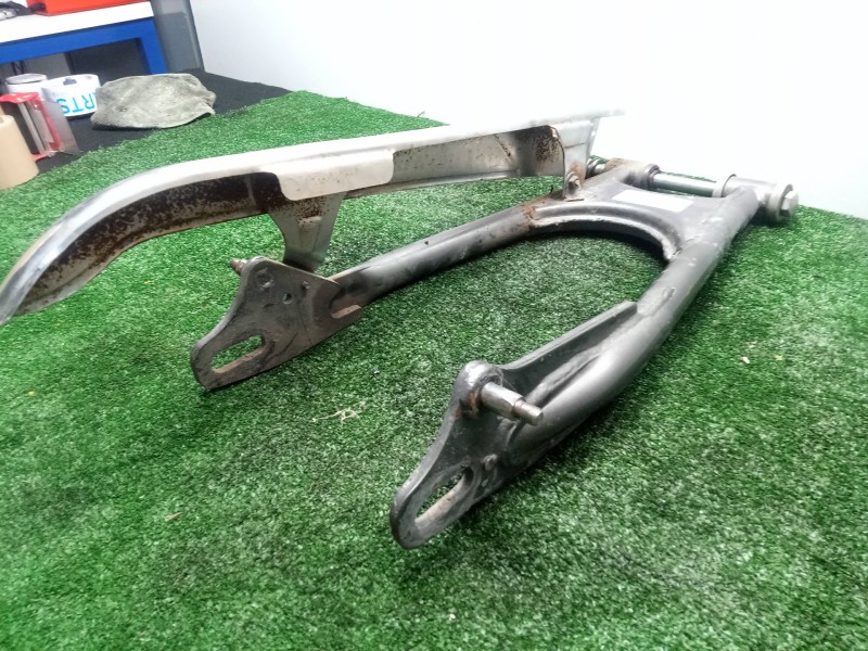 Recambio de basculante para yamaha 250 special referencia OEM IAM   