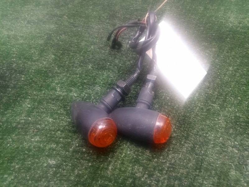 Recambio de piloto delantero izquierdo para yamaha 250 special referencia OEM IAM  AMBAR NO SON ORIGINALES