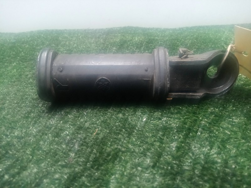 Recambio de posapie para yamaha 250 special referencia OEM IAM  DERECHO 