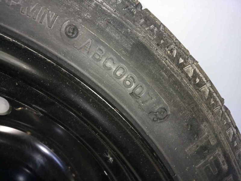 Recambio de neumatico repuesto para kia cerato 1.6 crdi referencia OEM IAM T125/70D15-95M MAXXIS 95M