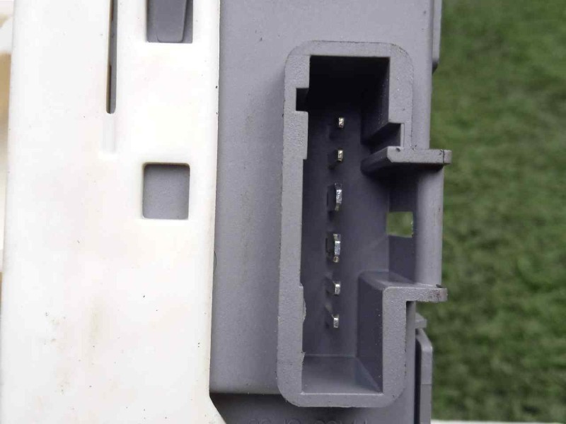 Recambio de motor elevalunas trasero izquierdo para peugeot 407 1.6 hdi referencia OEM IAM 9646595680 - 999065103  