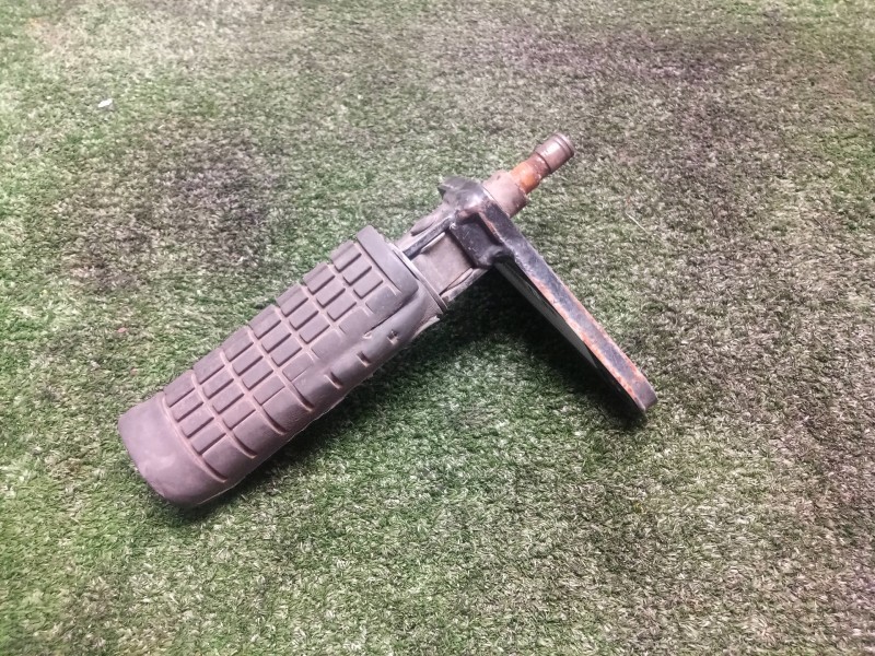 Recambio de posapie para suzuki gz 125/250 referencia OEM IAM  DELANTERO IZQUIERDO