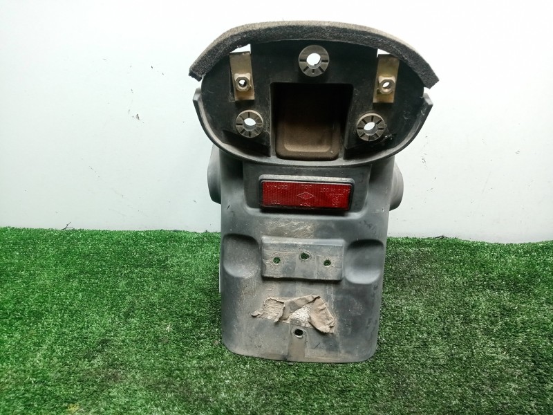 Recambio de guardabarros trasero para suzuki gz 125/250 referencia OEM IAM  PORTAMATRICULA 