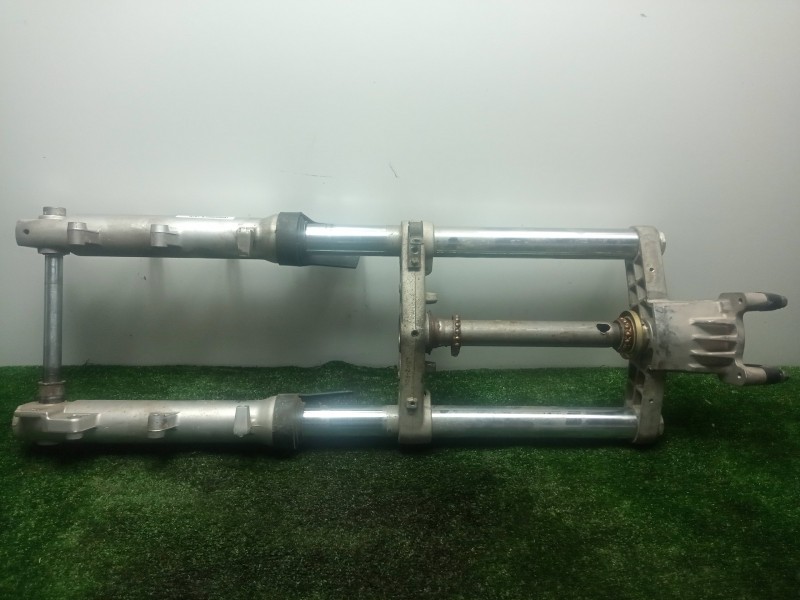 Recambio de horquilla para kymco xciting 250/300/500 referencia OEM IAM   