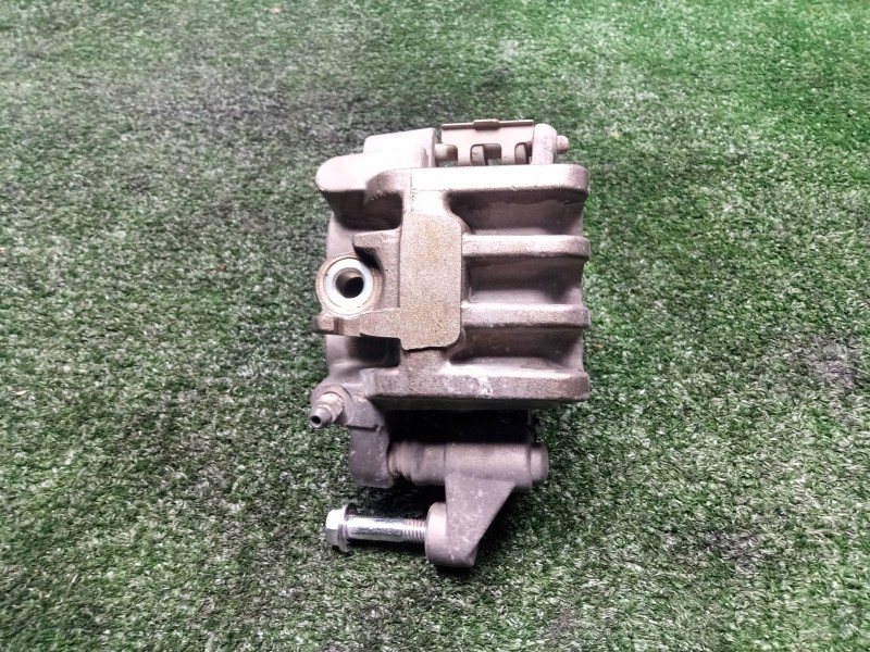 Recambio de pinza freno delantera derecha para kymco xciting 250/300/500 referencia OEM IAM  DELANTERA DERECHA